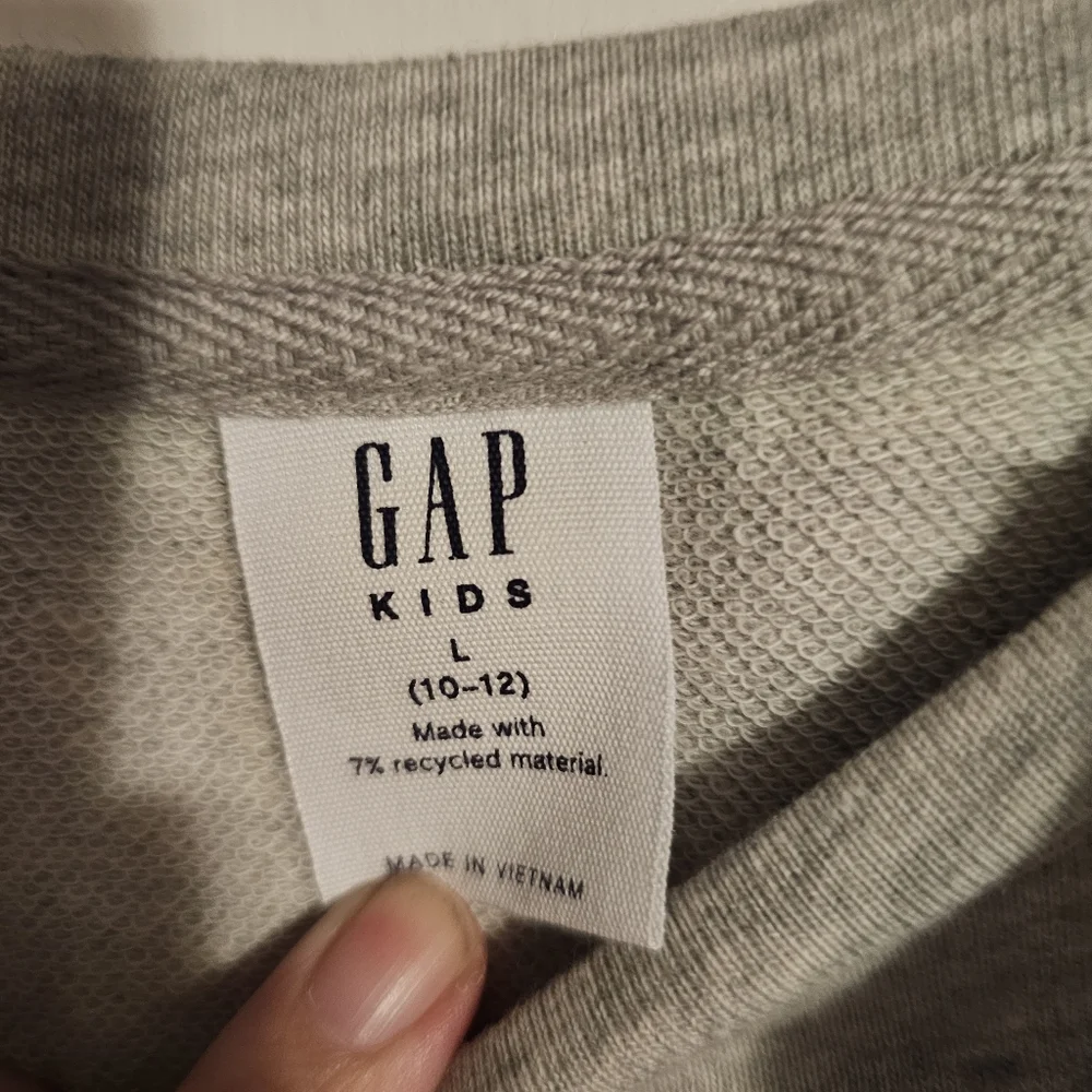 Gap Girls M or L Rainbow Heart Sweatshirt